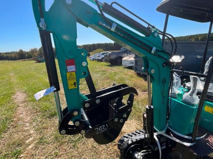 unused-cfg-mh12r-mini-excavator-(bkt,-2-ft-8-in,-image-2