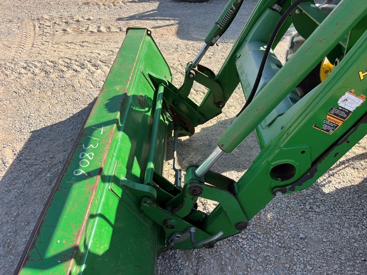 2016-john-deere-5100e-image-3