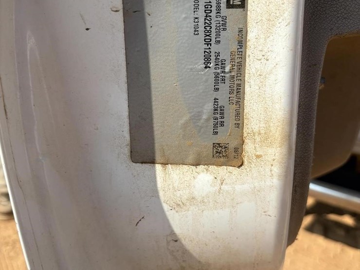 2013-gmc-sierra-3500-image-25