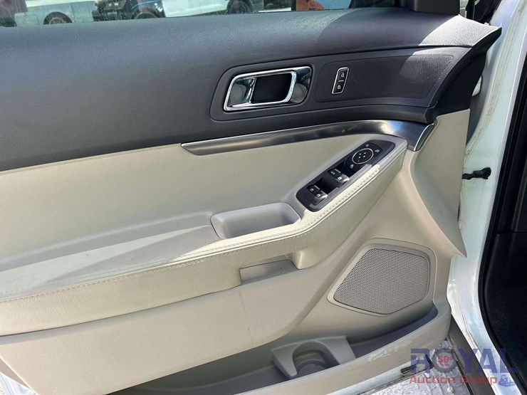 2014-ford-explorer-image-11