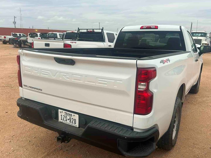 2022-chevrolet-silverado-1500-image-3