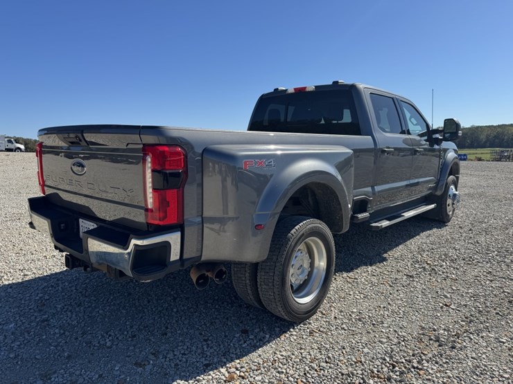 2023-ford-f450-xlt-image-5