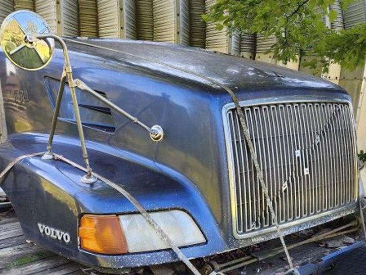 volvo-semi-hood-image-2