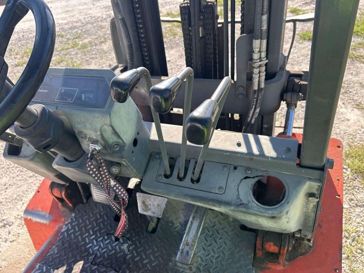 nissan-cf60-6,000lb-lp-forklift-image-11