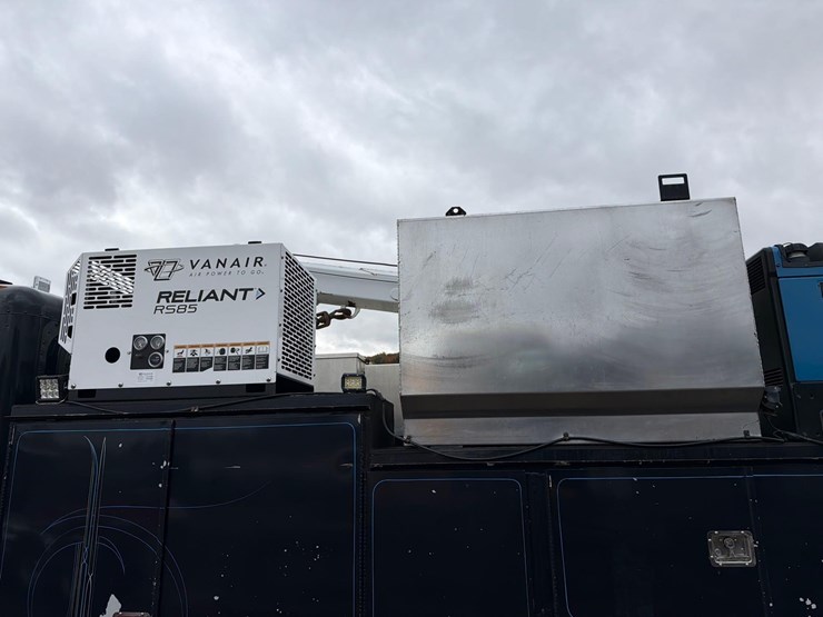 peterbilt-337-image-13