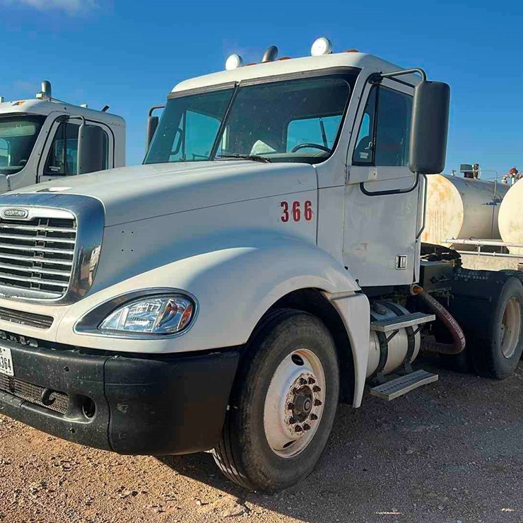 2007 FREIGHTLINER COLUMBIA 120