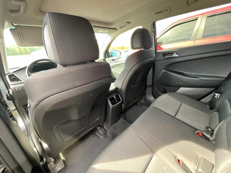 2017-hyundai-tuscon-(at,-1.6l,-miles-read-140074,-image-19