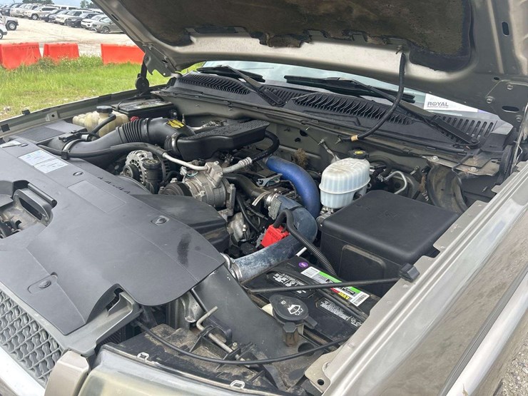 2003-chevrolet-silverado-3500-image-7