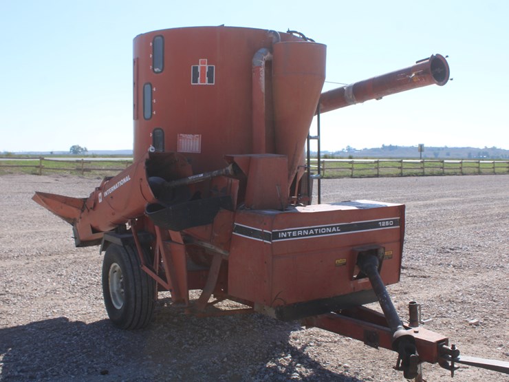 international-1250-image-30