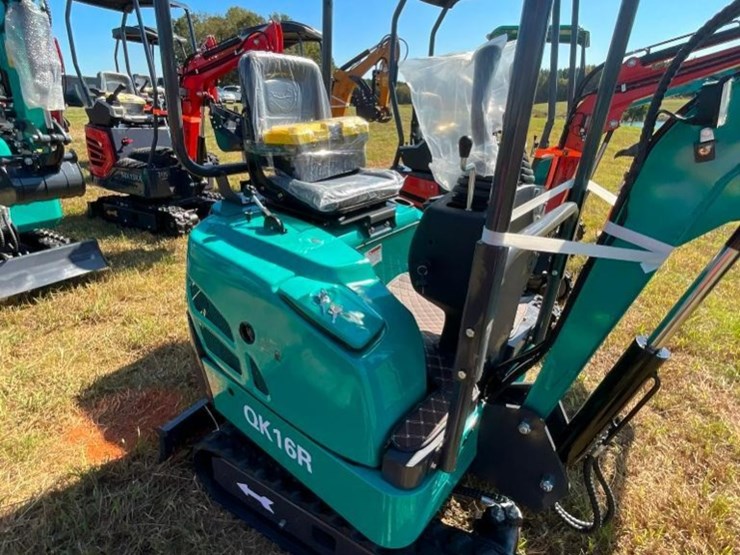 unused-cfg-qk16r-mini-excavator-(rato-15hp-bkt-image-4