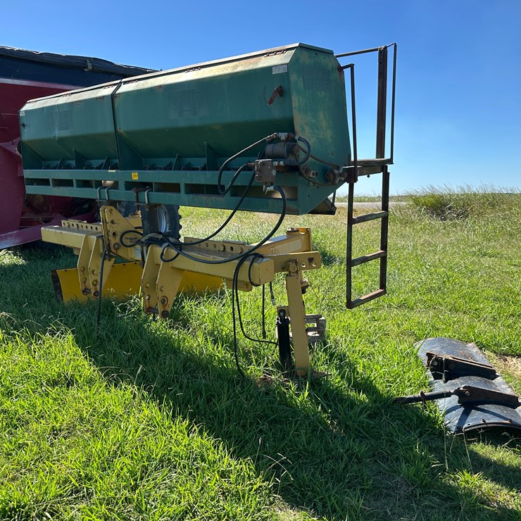 #32236 • Nammoc Levee Squeeze w/Marliss Levee Seeder