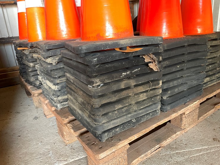 #1050-•-(60)-reflective-traffic-cones-image-6