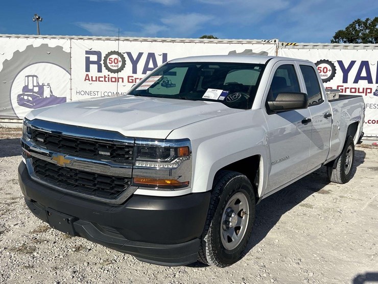 2018-chevrolet-1500-image-1