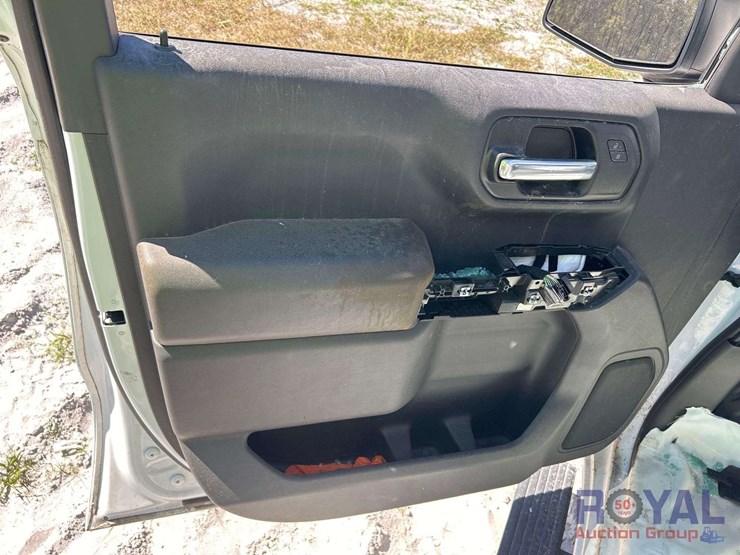 2021-chevrolet-silverado-image-8