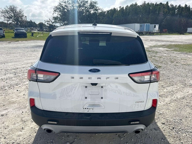 2022-ford-escape-image-22