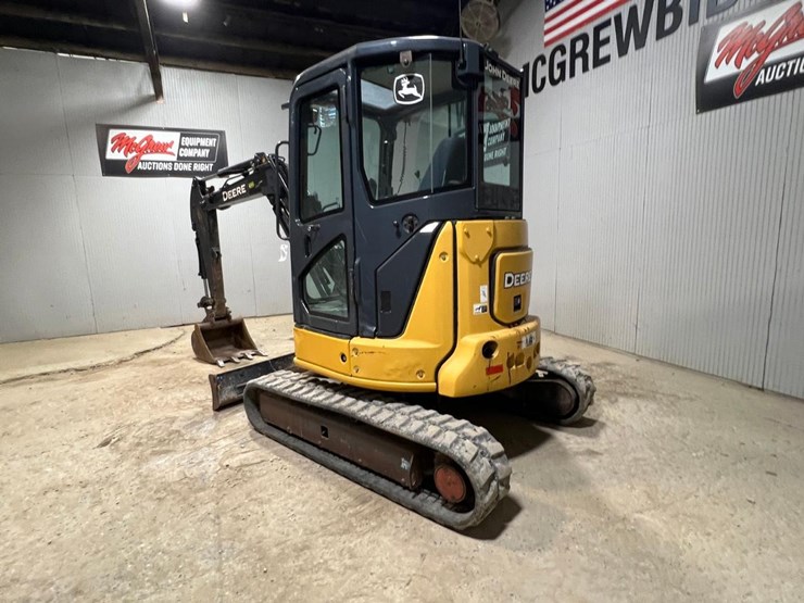 2015-deere-35g-image-3