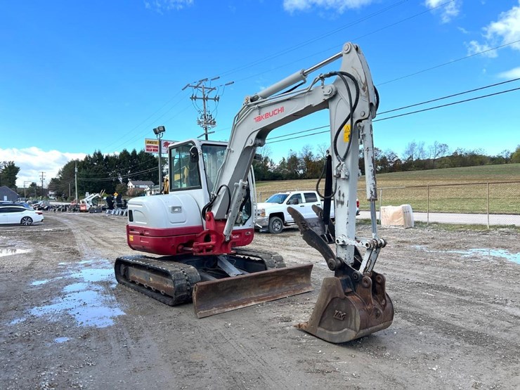 2017-takeuchi-tb260-image-7