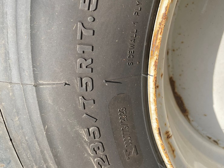 2015-custom-flatbed-image-25