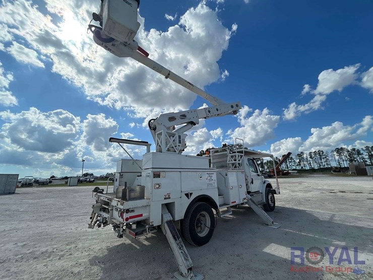 2016-freightliner-m2-106-altec-am50-50ft.-insulated-material-handling-bucket-truck-image-3