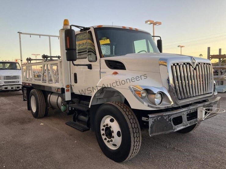 2008-international-7400-image-4