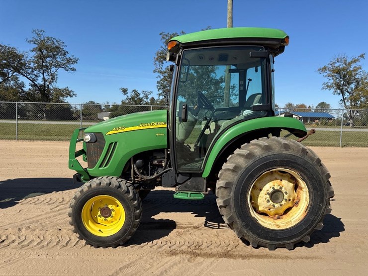 john-deere-4320-image-1
