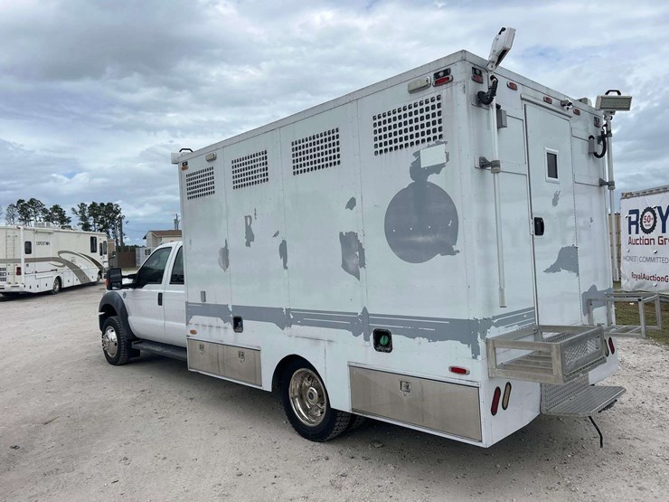 2012-ford-f550-image-4