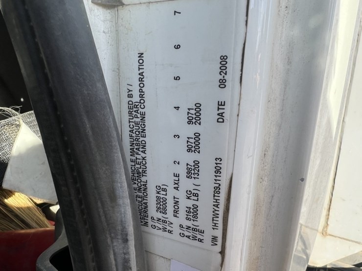 2009-international-7600-image-32