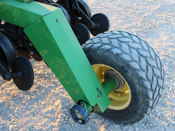 john-deere-1590-image-28
