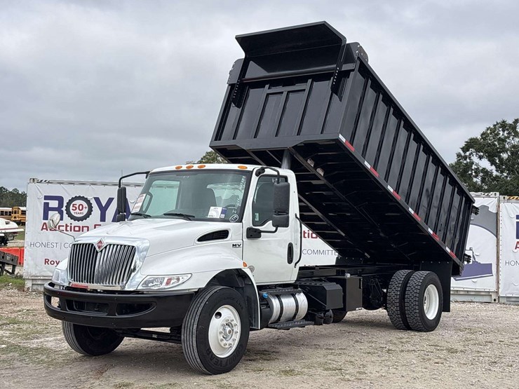2020-international-mv607-16ft-morgan-dump-truck-image-1