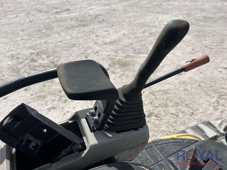 2008-komatsu-pc55mr-3-image-11