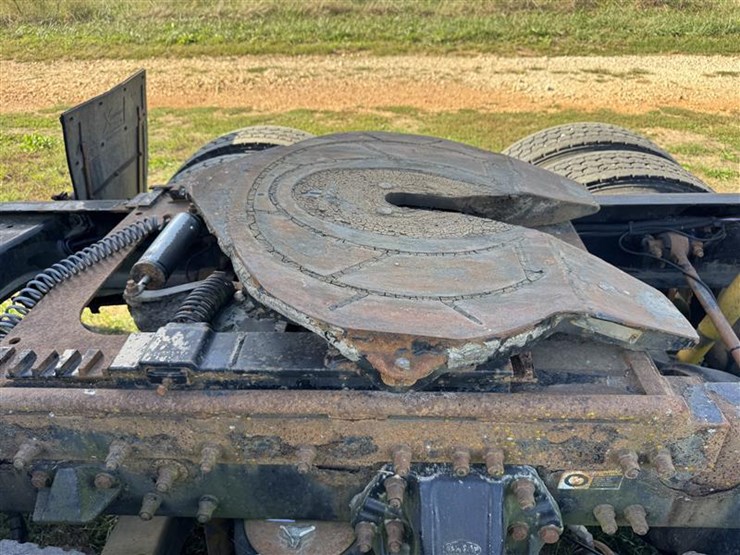 2005-peterbilt-387-image-38