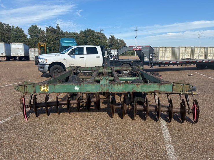 john-deere-230-image-7