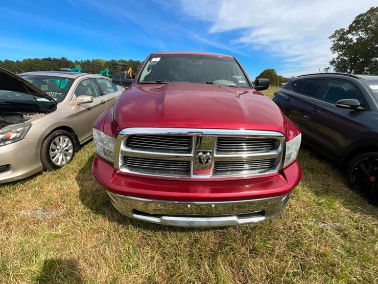 2012-dodge-ram-1500-image-2