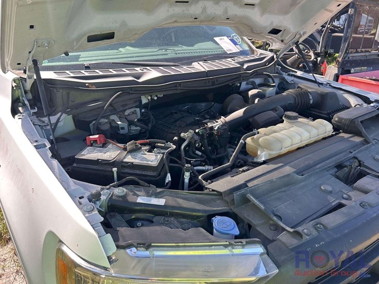 2021-ford-f150-image-8