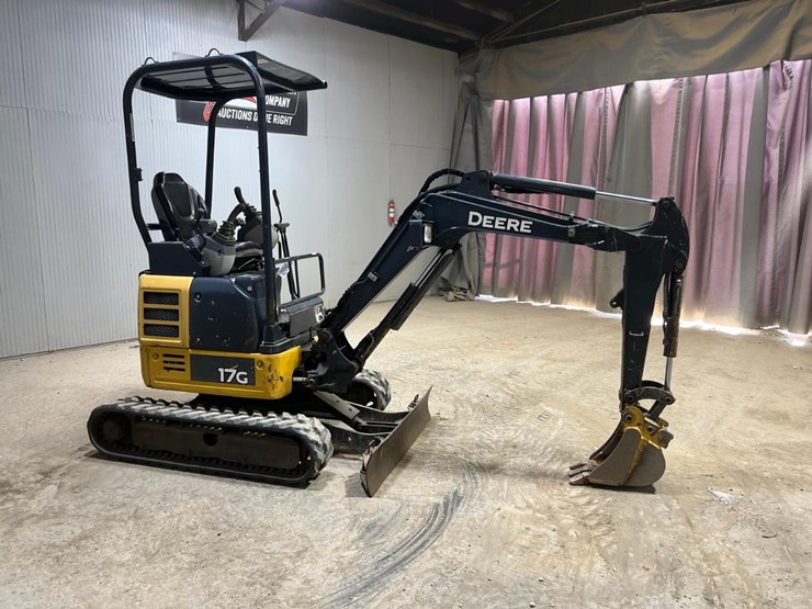 2015-deere-17g-image-6