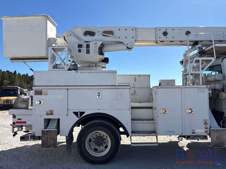 2016-freightliner-m2-106-4x4-altec-bucket-truck-image-33