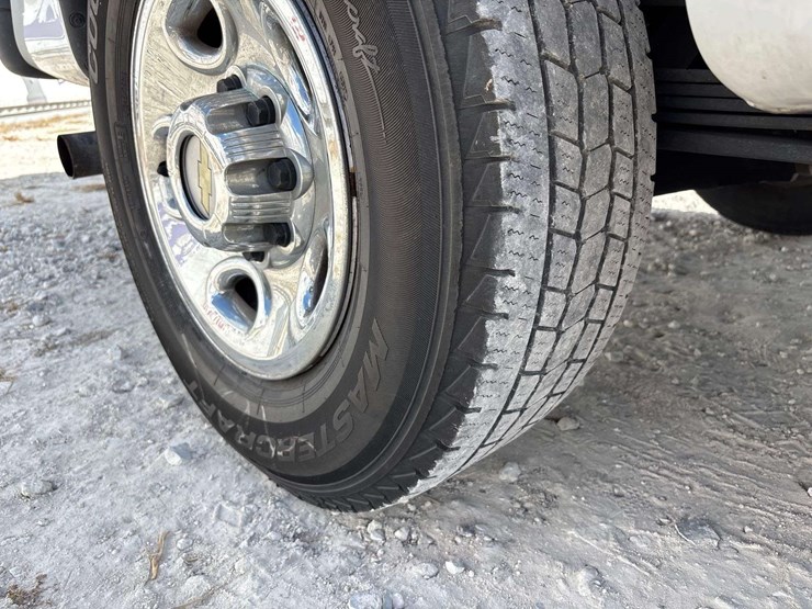 2014-chevrolet-express-3500-image-24