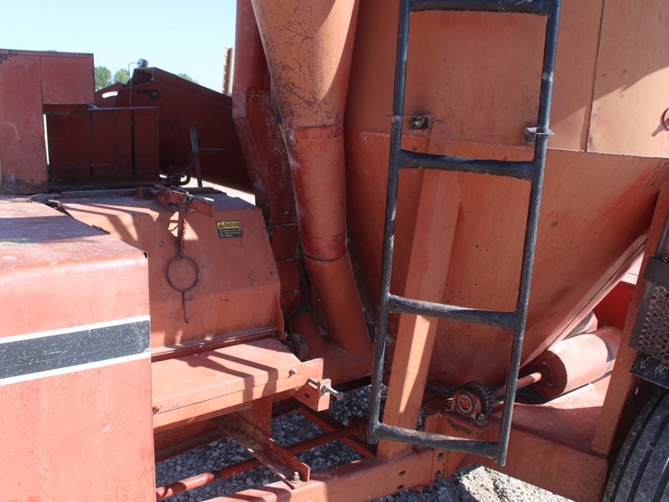 international-1250-image-8