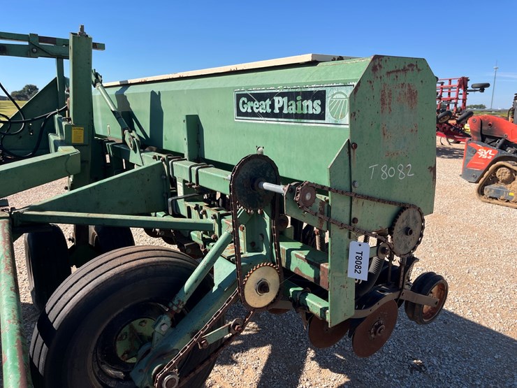 #t8082-•-great-plains-ss-24-grain-drill-image-4