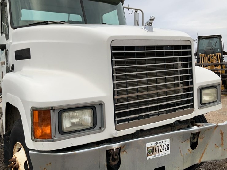 2004-mack-chn613-image-72