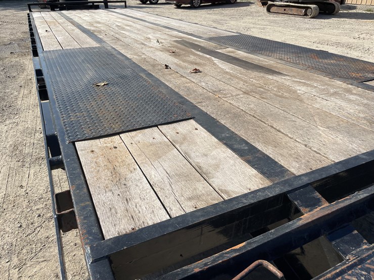 #1010-•-2023-pj-trailers-26'-tandem-dual-axle-deck-over-trailer,-(has-title)-image-30