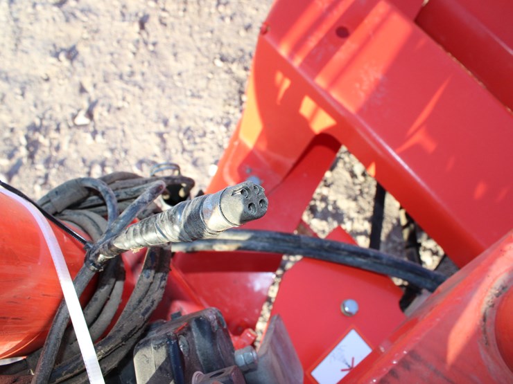 #2097-•-#2097--kuhn-rw1610-single-bale-wrapper-with-twin-wrapper,-monitor,-great-shape-with-low-use!-image-37