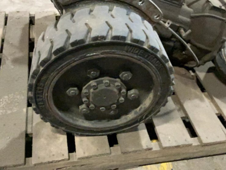 #163-•-forklift-drive-and-steer-wheels-image-12