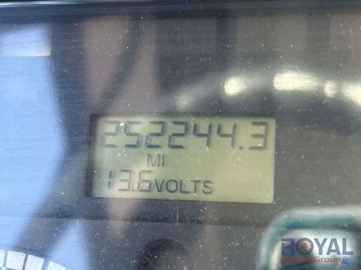 2009-freightliner-b2-image-6