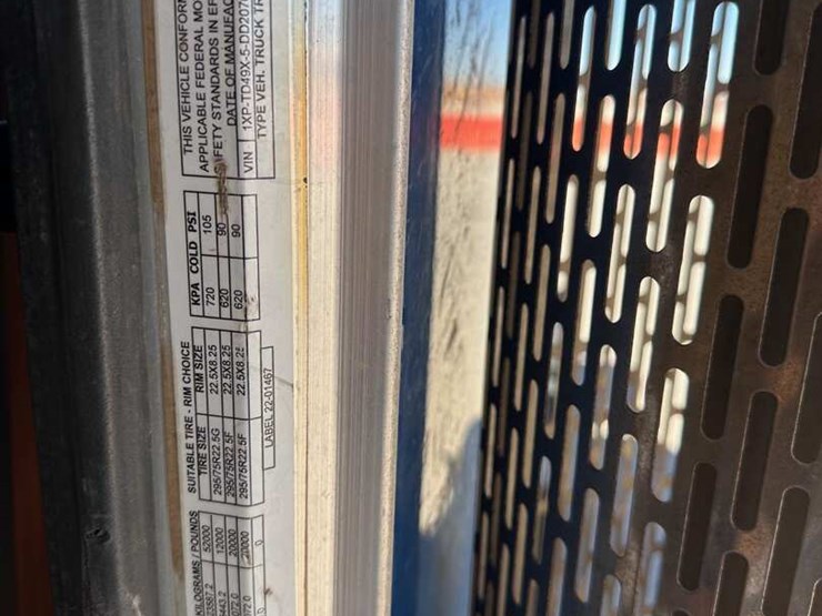 2013-peterbilt-367-image-9