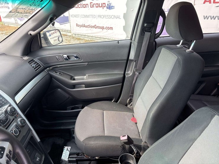 2014-ford-explorer-image-19