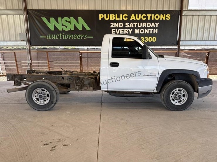 2005-chevrolet-silverado-2500hd-image-1