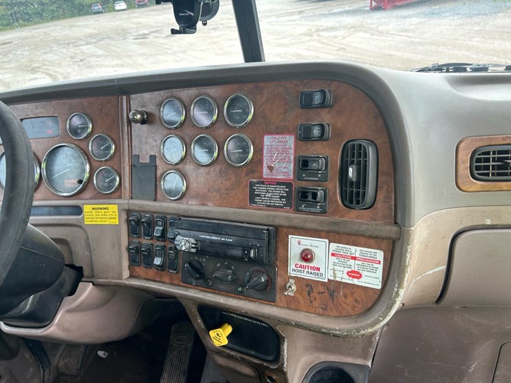 2006-peterbilt-357-image-8