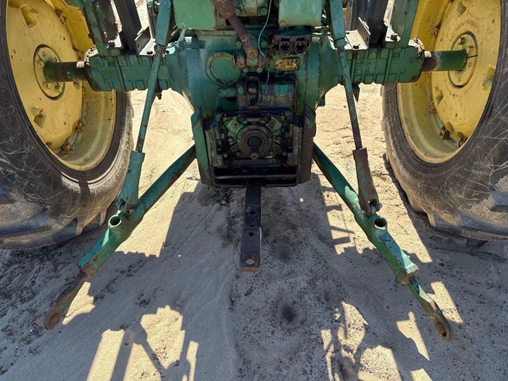 john-deere-tractor-image-13