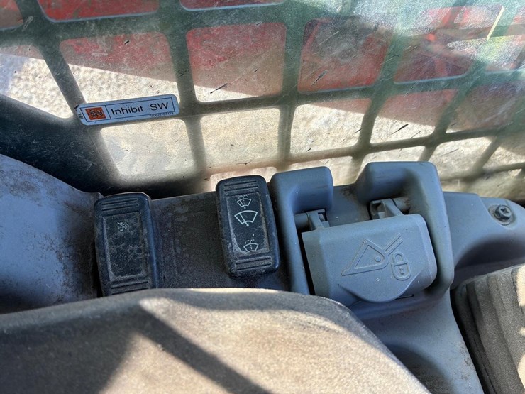 kubota-svl75-2-image-26